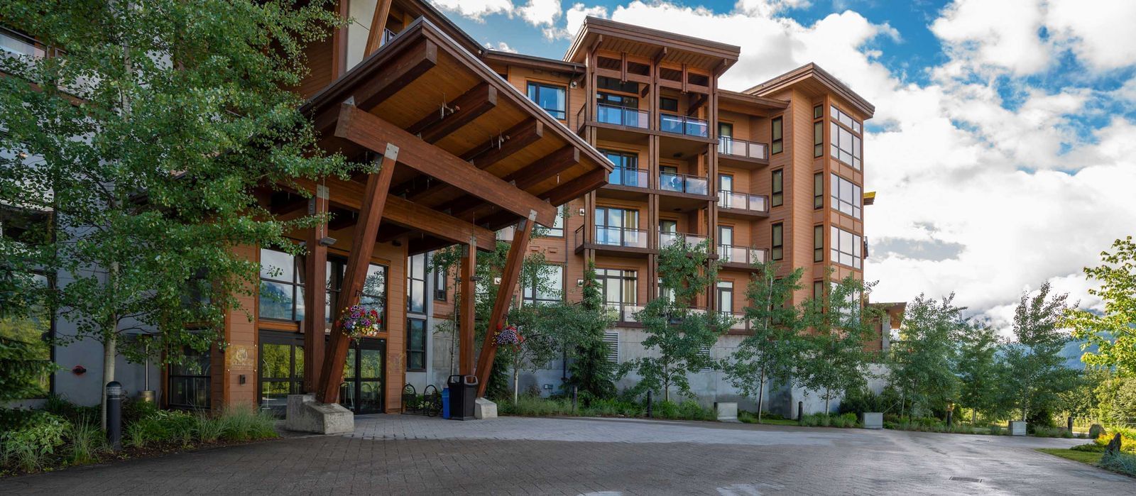 sutton place hotel revelstoke exterior